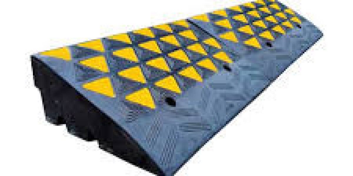 Industrial Rubber Kerb Ramp for Reliable Surface Transition Safety