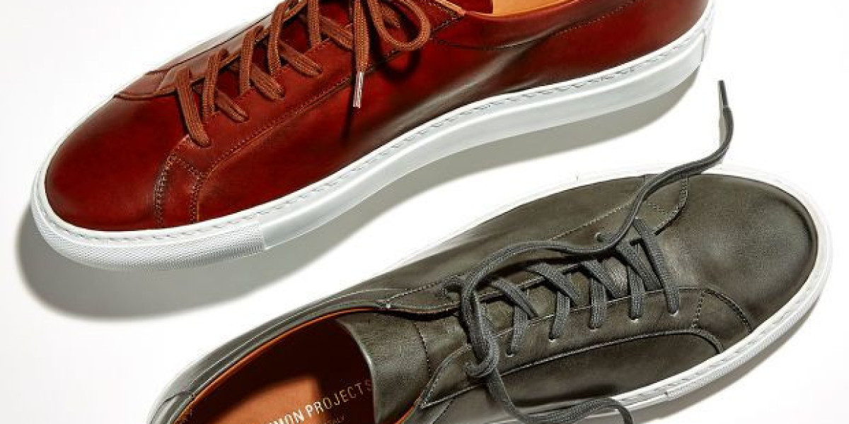 Common Projects Sneakers Guide – Style, History, and Authentic Buying Tips